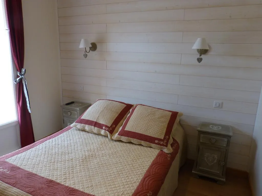 Gite Du Pagoulin - Chambres D'Hotes Ιέρ Bed and Breakfast